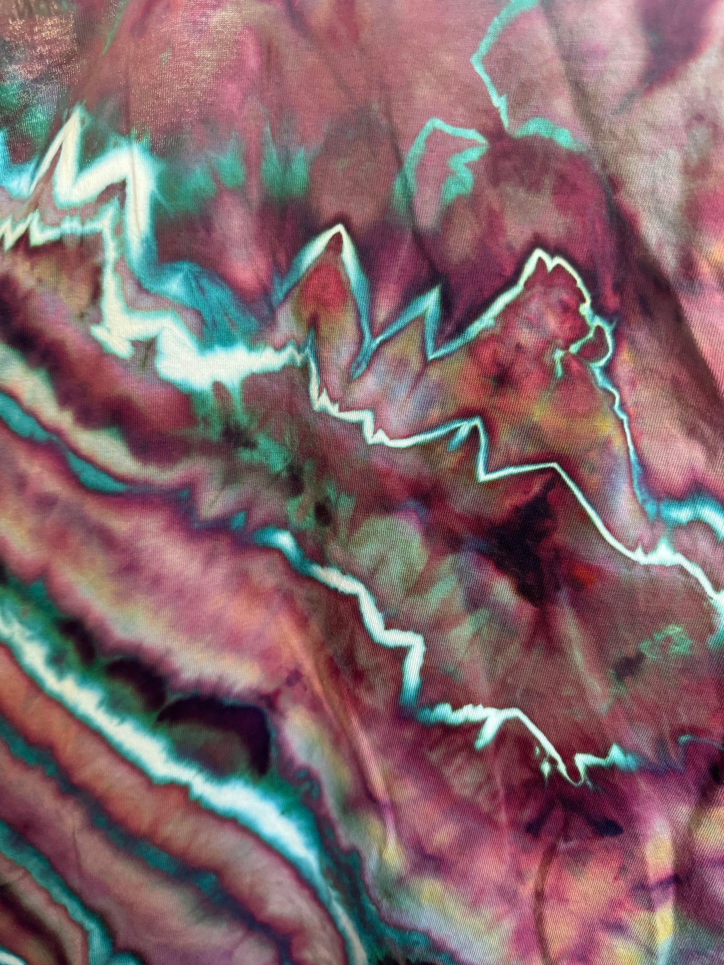 Single Geode Style with Skull sleeve